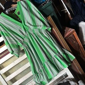 Brand new never worn size 10 green Taylor dress